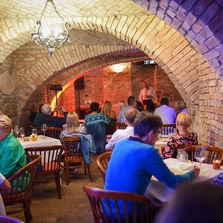 Hotel Zajazd Kultury, Dawniej Pocztowy Зелёна-Гура Экстерьер фото