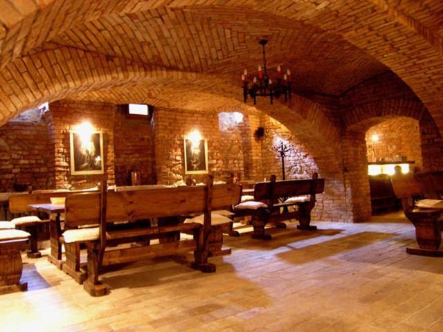 Hotel Zajazd Kultury, Dawniej Pocztowy Зелёна-Гура Экстерьер фото