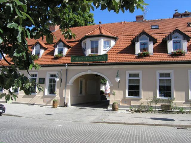 Hotel Zajazd Kultury, Dawniej Pocztowy Зелёна-Гура Экстерьер фото