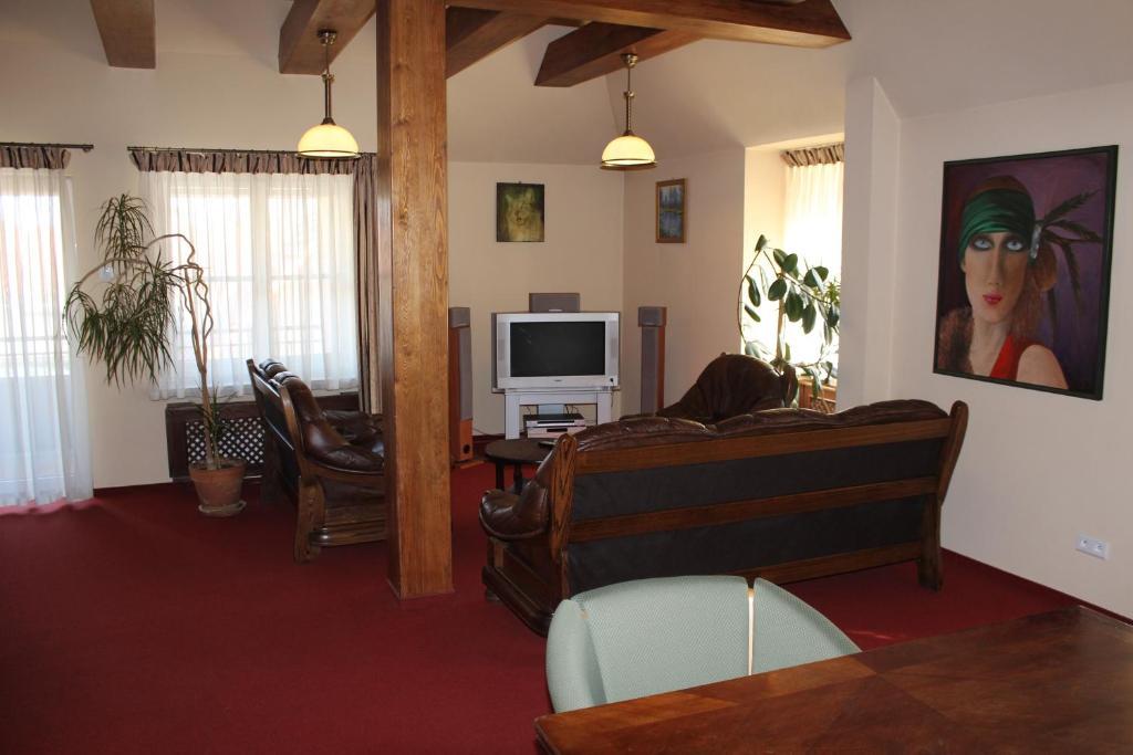 Hotel Zajazd Kultury, Dawniej Pocztowy Зелёна-Гура Экстерьер фото