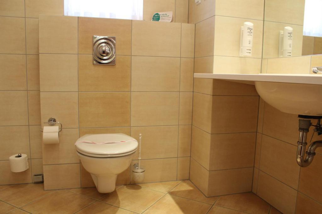 Hotel Zajazd Kultury, Dawniej Pocztowy Зелёна-Гура Экстерьер фото